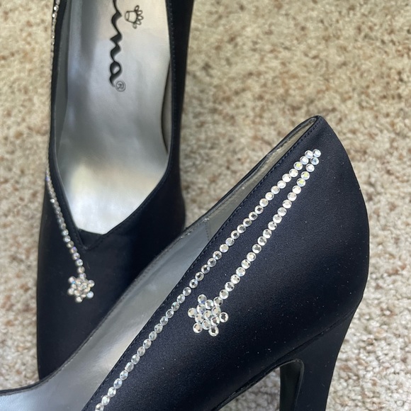 New! Nina pumps, size 8 - Picture 4 of 8